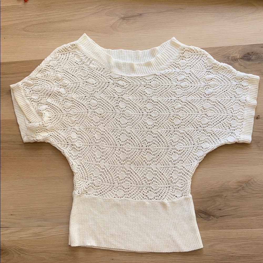 White Knit Short Sleeve Sweater top Maurice’s Small